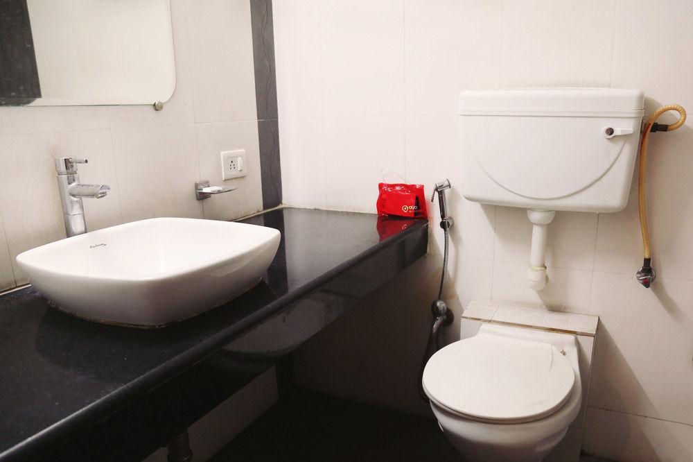 Oyo Rooms Yerwada Chowk ปูเน่ ภายนอก รูปภาพ