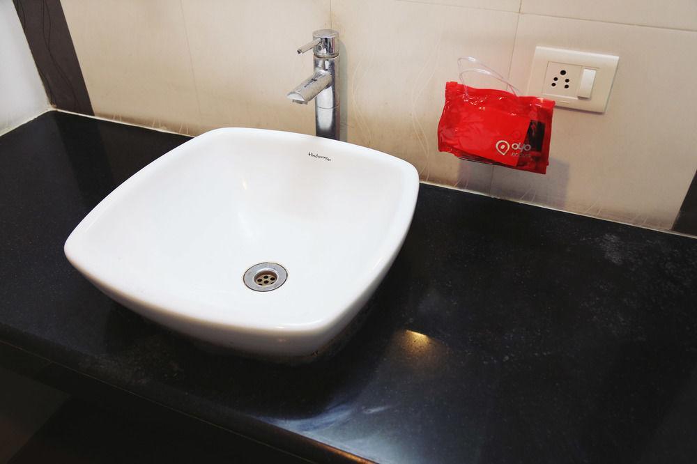 Oyo Rooms Yerwada Chowk ปูเน่ ภายนอก รูปภาพ